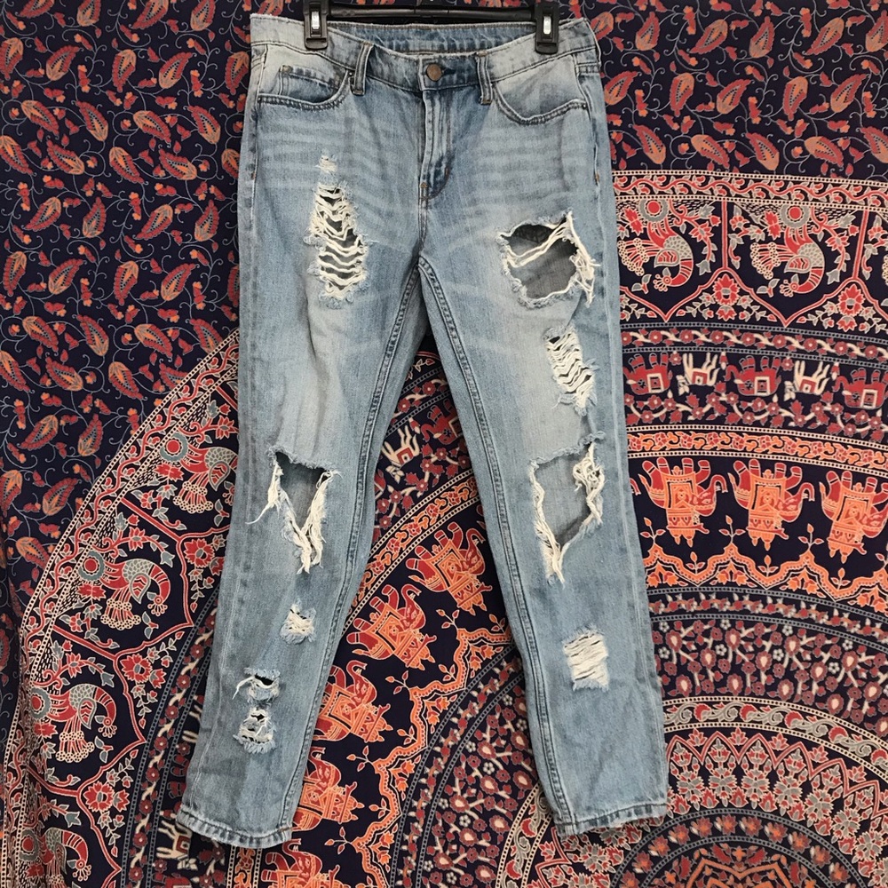 BDG Jeans | Destroyed Light Wash Mom Jeans ⚡️